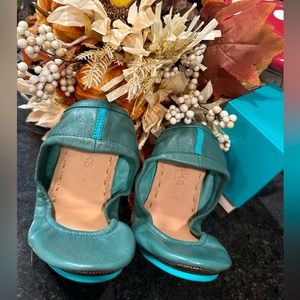 Tieks Pacific Green Size 7. Brand New in Box